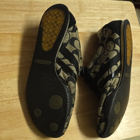 Coach Black and Tan Sneakers - Picture 4 of 7